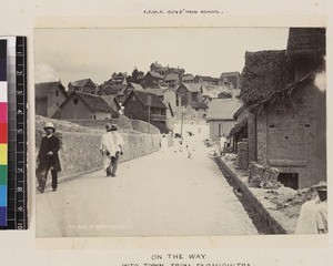 Road leading into city, Madagascar, ca. 1890