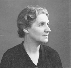 Barbara Finlayson Pedersen, b. Coats on 27. 05. 1885 in Edinburgh. Teacher. Emission to China: