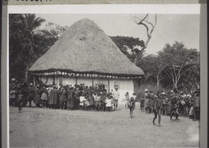 Einweihung eines Graslandkirchleins bei Mbengwi