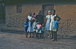 Lærer Anna Marie Wemmelund-Nielsen. Udsendt af DMS til Tanzania, 1967-2005. Arbejdsområder: Undervisning i Bukoba, 1968-69, Leder af Ntoma Husholdningsskole, 1969-74. Sognemedhjælper i Bukoba, 1975-76. Kristendoms undervisning i Bukoba Gymnasium, 1976-87. Leder af Bukoba Kirkecenter, 1988-2005