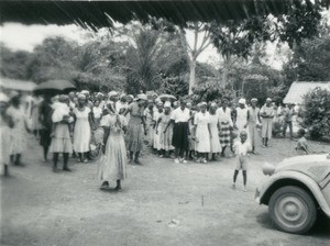 Women singing, in Gabon