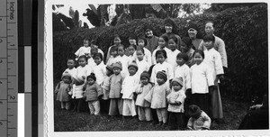 Group portrait of the Loting family, Loting, China, 1935