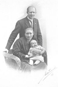 Missionary Alfred Hansen and mrs. Karen Mathilde Hansen née Knudsen with their daughter Else Ma