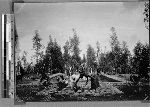 Workers on the building plot of a mission church, Tukuyu, Tanzania, ca.1898-1914