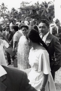 Assembly of the Pacific conference of Churches in Chepenehe, 1966 : two delegates of Samoa Islands at the exit of a Service, in Chepenehe