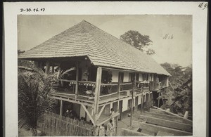 Jetztiges Wohnhaus in Kumase, Goldküste. (1898)