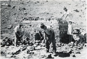 In Leloaleng, building of a brick kiln