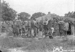 Village scene, Gazine, Mozambique, 26 November 1909