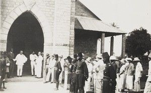 Rev. W Groves hands key to Lieut. Governor, Nigeria, 1933