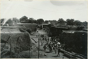 Dorfstrasse in Unakallu. (Aussenstation von Hubli)