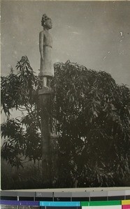 A carved wooden memorial, Betalatala, Miandrivazo, Madagascar