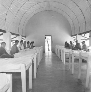 Fra Rajkumari Amrit Kaurs tuberkulosehospital i Madanapalle, Andhra Pradesh. En afdeling under Arogyavaram Sanatorium, 1954. (Anvendt i: Dansk Missionsblad nr 13/1957)