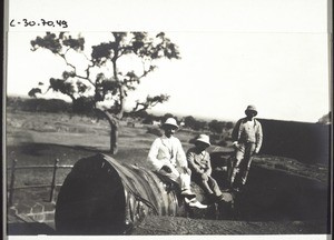 A 15th century gun in Bijapur. Inspector Dipper and the missionaries Lüthi and Spring