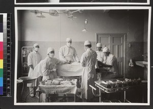 Doctor performing operation, Wuhan, China, ca. 1937
