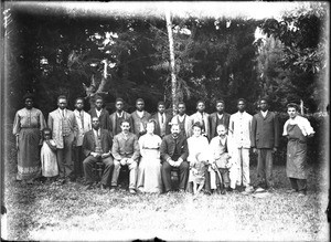 Teachers and students of Lemana Training Institution, Lemana, Limpopo, South Africa, ca. 1906-1907