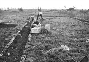 Fra Ungdomscentret i Kayanga, Karagwe, 1975. Missionær Hans Midtgaard var udsendt af DMS, 1971-77. Arbejdssteder: Kirkens boghandel i Bukoba og Karagwe samt ungdomsarbejde i Karagwe