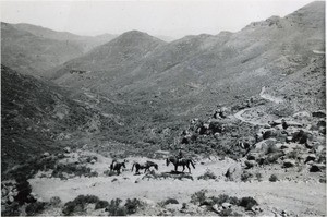 Past the mountain pass of Litsoeneng, going towards Senquinyane