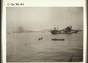 Baggerschiff im Hafen von Bombay