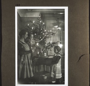 Christmas at home for the Wildi family, Oberentfelden, 1932