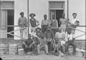 Masons and carpenters, Ricatla, Mozambique, ca. 1896-1911