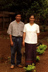 Daniel Wagang, agronom med særlig erfaring fra bjergområder. Evangeline Wagang er ernæringskonsulent. Det er Danmissions første Syd-syd missionærpar og er udsendt fra den filippineske kirke (LCP). De har fire børn hvoraf de to mindste Rebecca og Jonathan bor hos dem i Ratanakiri mens de to ældste går i skole i Filippinerne. De arbejder i provinsen Ratanakiri