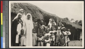 Nurses and children at the mission, Congo, ca.1920-1940