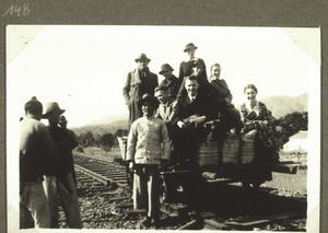 Miss. Jenne u. Frau, Miss. Möhle, Miss. Fischle, Schw. Schäf, Seitz, Jacobi, Gmünder Jan. 1939 nach Lilong