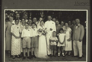 From left to right: Mrs Ritzi, Rev Tong (Home for the Blind), Mr Ritzi, an English lady missionary, Rev. Ferry (USA), the little Ferry boy, Mrs Ferry, the little Jakson boy, Rev. Götz, Field Secretary, with Waldemar, Albrecht Goetz, Rev. Jakson (USA), Miss Moritz (Home for the Blind), the little Jakson girl, Miss Hacker (Home for the Blind), Mrs Fischle (Lilong), Mrs Jakson, the Church Elder Tsog En gan