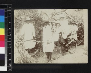 Portrait of missionary and daughter, Madagascar, ca. 1907