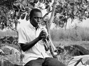 ELCT, Nordveststiftet, Tanzania. Fra Ruhija Musikskole, REA. (Foto fra 1993-95, hvor missionærer Martin Ravn Jensen og Lissy Hauge Jensen var udsendt af DMS til musikskolen)