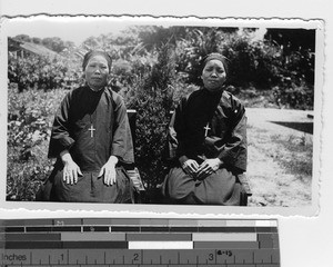 Two native Sisters at Luojing, China, 1935