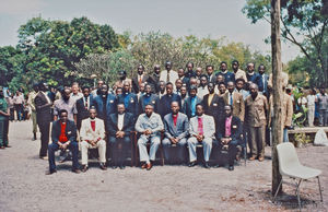 Fra møde i Det Lutherske Samarbejdsorgan/LCS, Moshi, Tanzania. Præsident Ali Hassan Mwinyi i midten. (Ali Hassan Mwinyi er en tanzaniansk politiker, som var den 2. præsident i Tanzania, 1985-95)