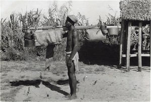 Porter, in Madagascar