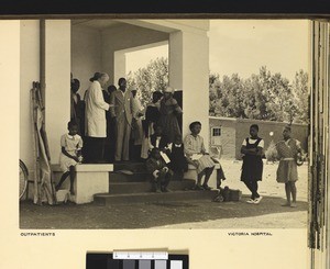 Outpatients at Victoria Hospital, Lovedale, South Africa, ca.1938