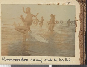 Men bathing, Dar es Salaam, Tanzania, 1918