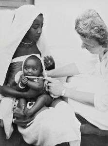 Fra Babyklinikken på hospitalet i Bumbuli, Tanzania, 1967