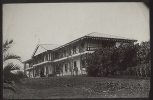 Side View Govt.-Sanatorium. The Botanical Station Aburi