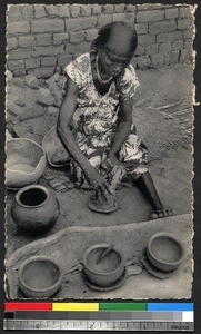 Experienced potter, Congo, ca.1920-1940