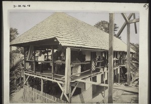 Halbfertiges Wohnhaus in Kumase. 1898