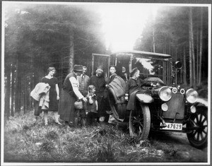 Safari party at a car, Tanzania, 1928