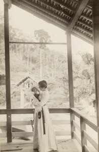 Mother and child (Suzanne and Jean-Paul Allégret), in Gabon
