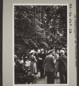 Im Stähelinsgarten am Missionsfest 1942