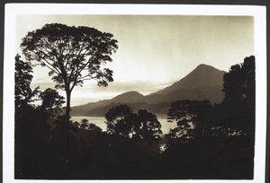 The bay of Victoria as seen from above with 'small Cameroon Mountain' (1700 metres high)