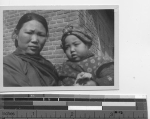 A woman and her baby at Fushun, China, 1941