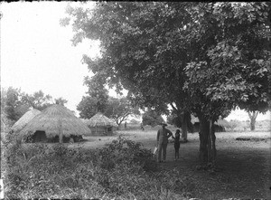 Village scene, Mudongi, Mozambique, ca. 1901