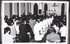 Der Jugendchor von Shamshuipoo verlässt die Kirche