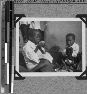 Mlondeli is sharing his meal, South Africa East, 1934