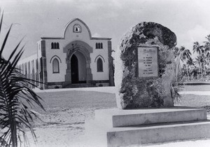 A memorial and a church, Fayawe (Fayaoué), Ouvéa island