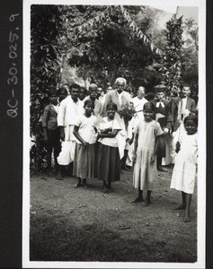 Mulki 1934. Pastors and Elders ready to receive