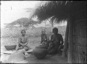 Preparing maize beer, Makulane, Mozambique, ca. 1901-1907